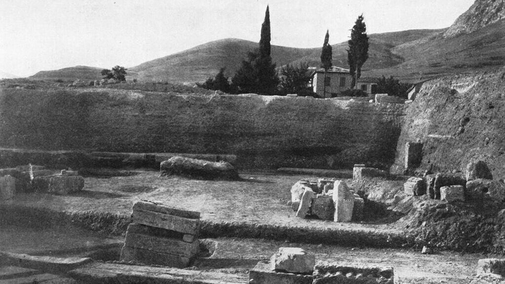 On the Place of Archaeology